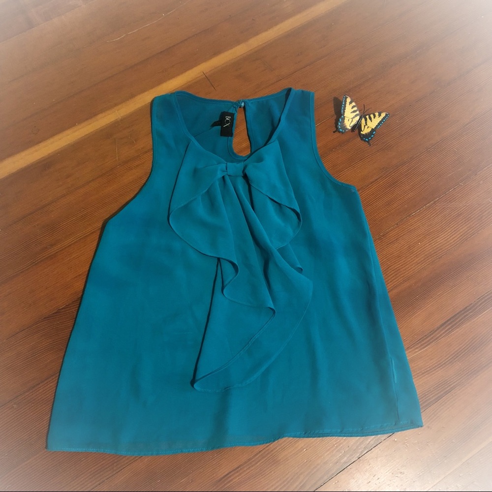 Beautiful blue bow tank top.
